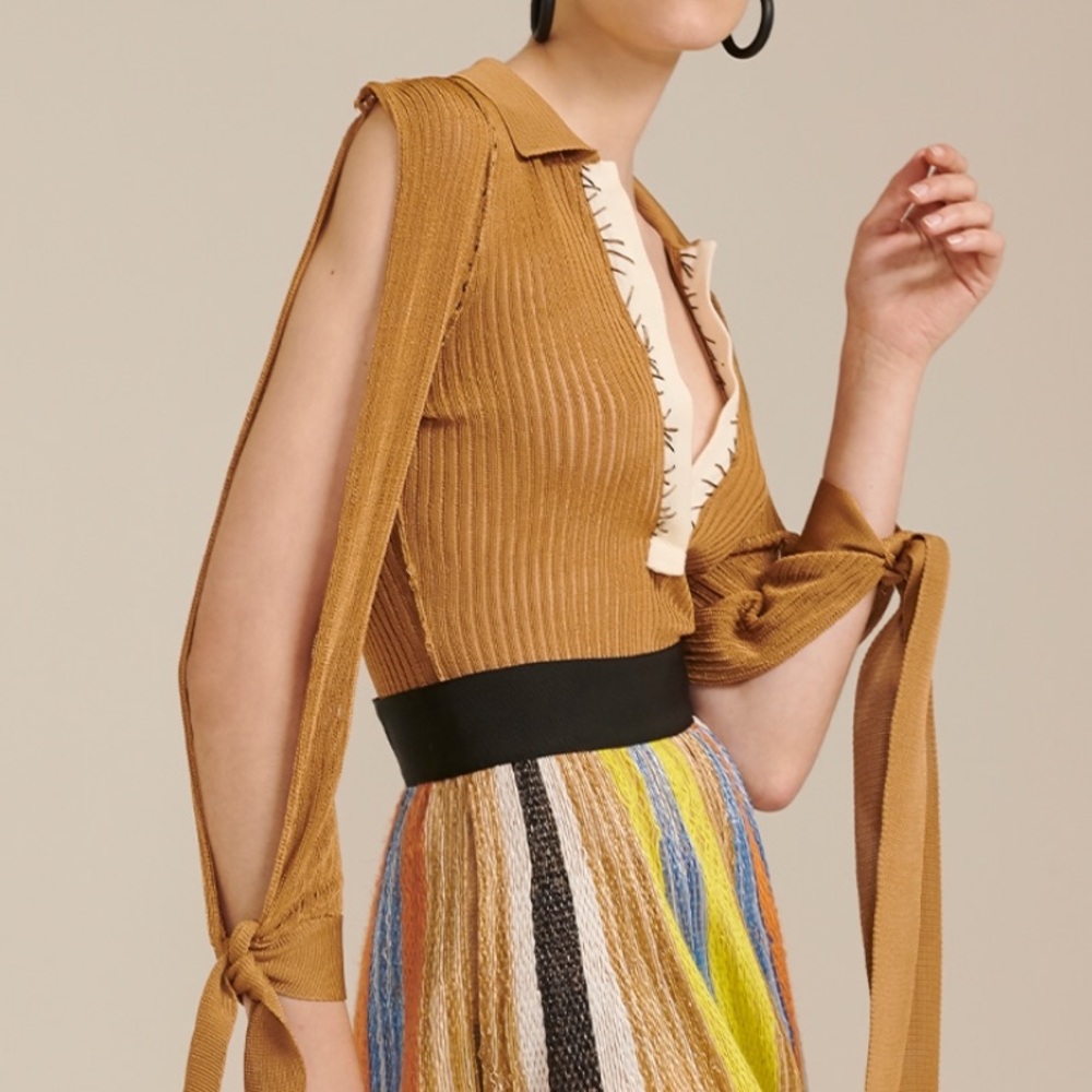 Aviu long sleeve open side top